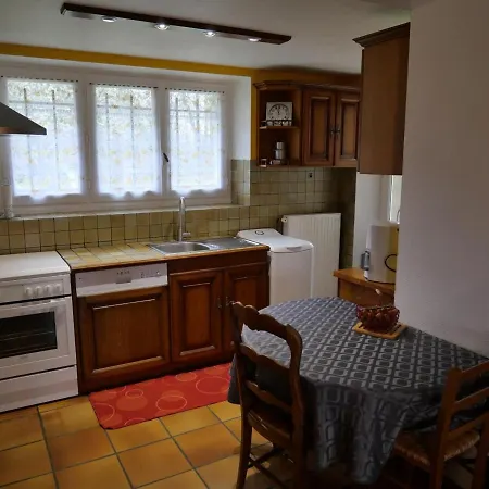Le Rouget-pers-pers, 4 Pieces, 6 Personnes - Fr-1-742-344 * Lacapelle-Viescamp